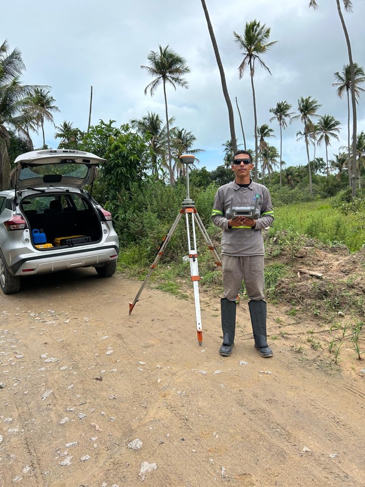 Levantamento topográfico em campo com receptor GNSS RTK — DevGis